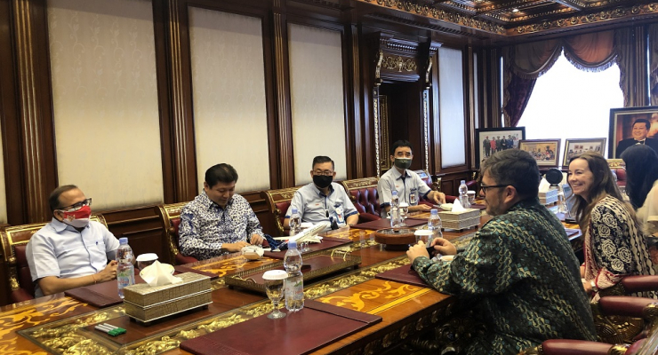 Embajada y oficina de ProColombia sostienen encuentro de trabajo con PT Sri Rejeki Isman