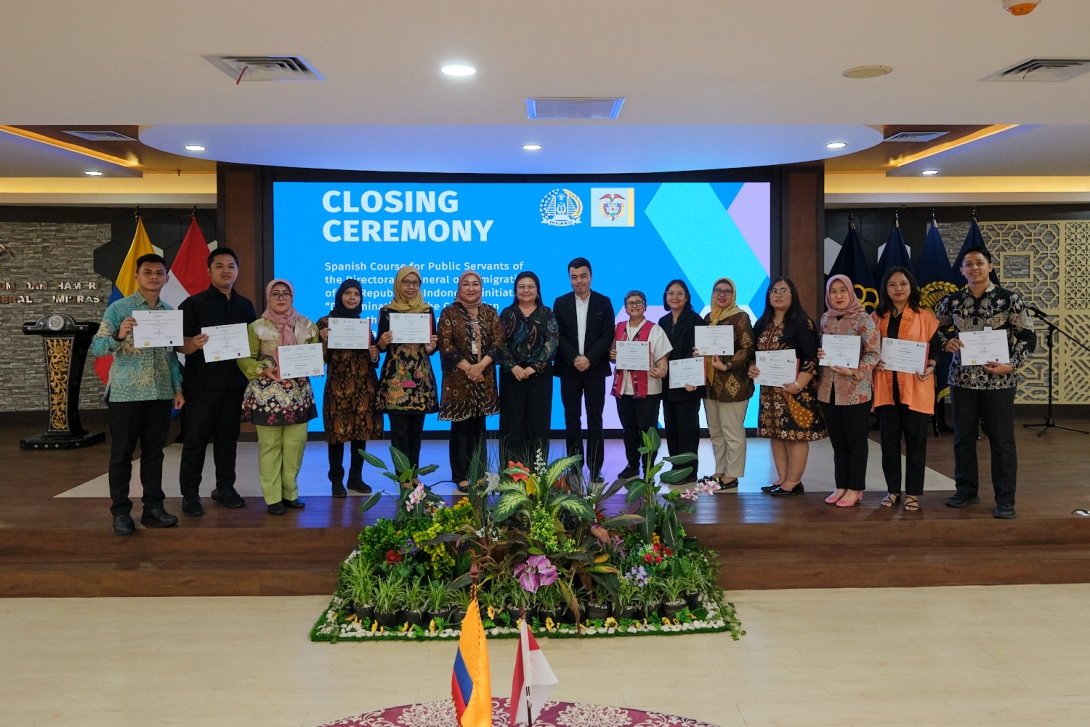 Con éxito finalizó el curso de español ofrecido a la Dirección General de Inmigración de Indonesia