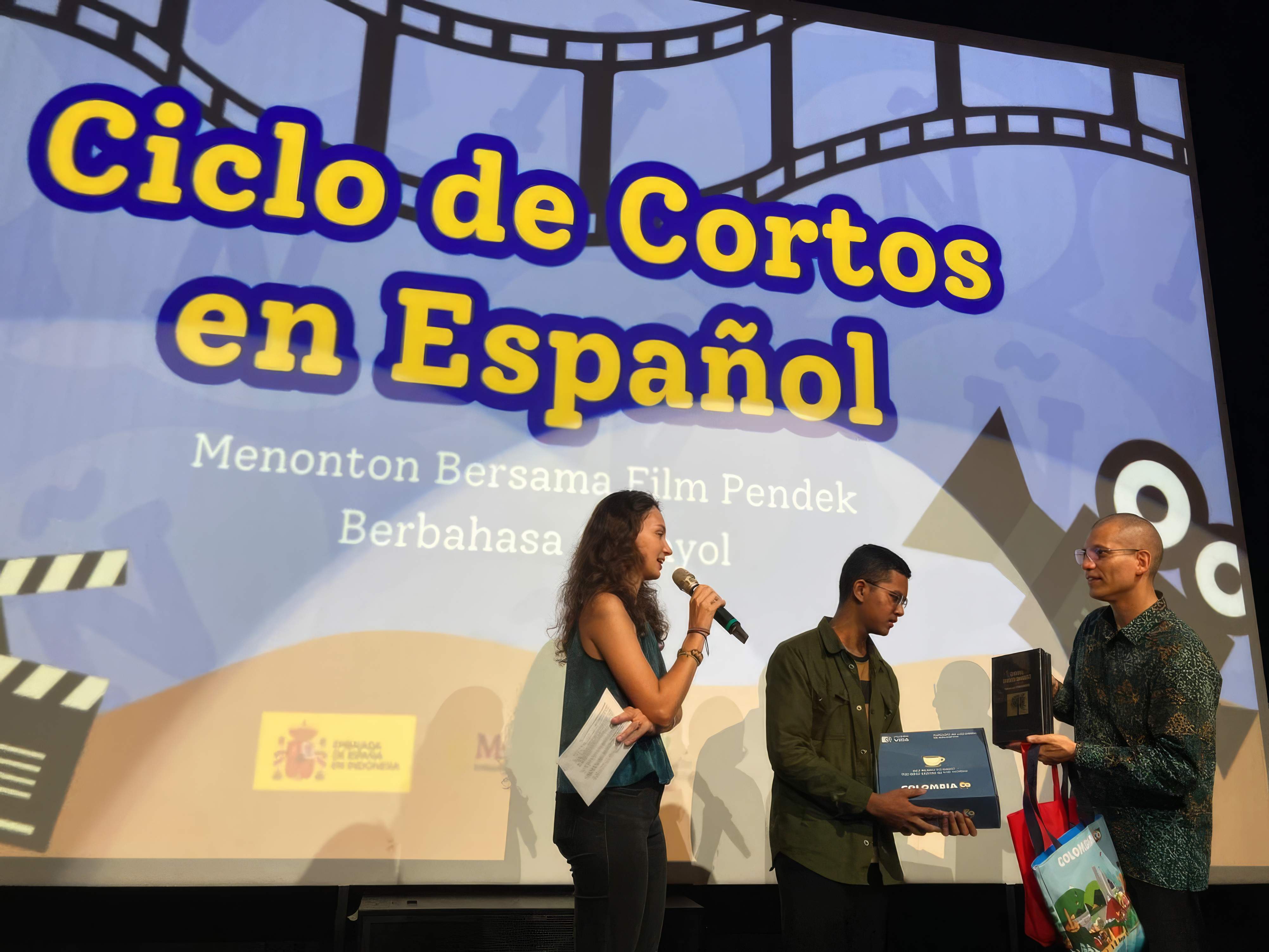Embajada de Colombia en Indonesia presentó el cortometraje ‘El Tamaño de las Cosas’ en el marco de las celebraciones del día del español en Jakarta
