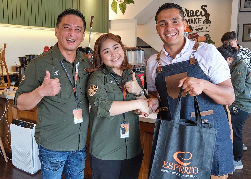 El mejor barista del mundo 2021 visita Yakarta