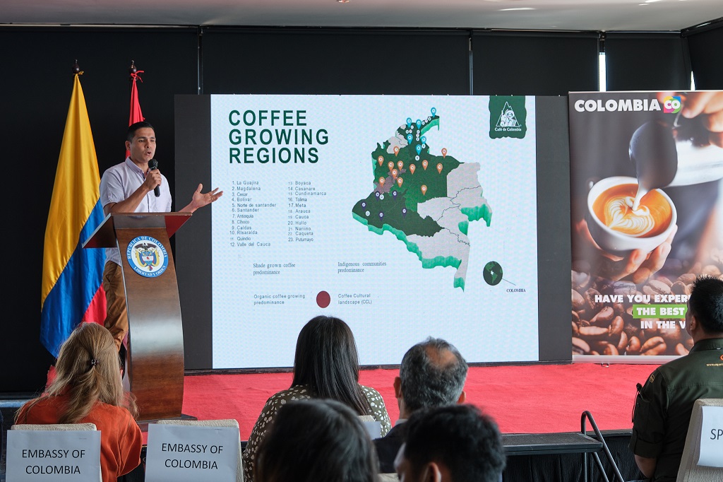 El mejor barista del mundo 2021 visita Yakarta