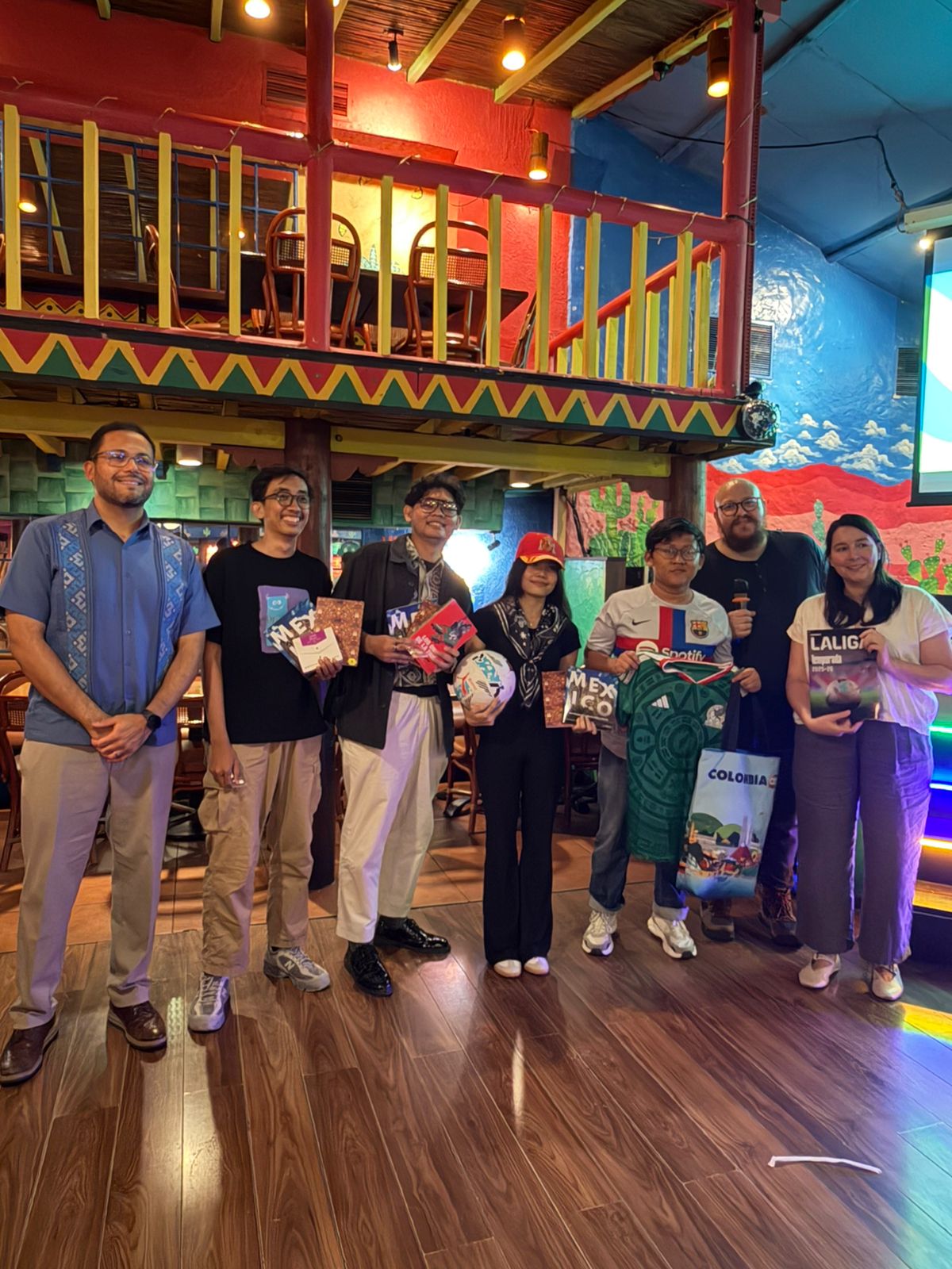 Embajada de Colombia en Indonesia se suma a la conmemoración del Día del Idioma Español con actividades culturales y académicas en Yakarta