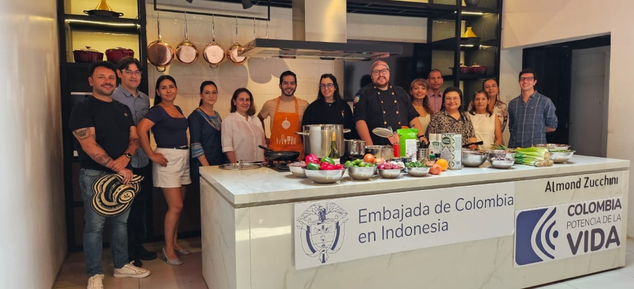 Aprendiendo sobre mis raíces gastronómicas: Clase de cocina para los colombianos en Yakarta