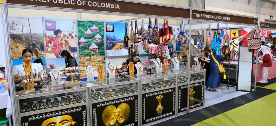 Colombia brilló en el Bazar de Caridad 2023 del WIC en Yakarta: Una década de promoción cultural y solidaridad
