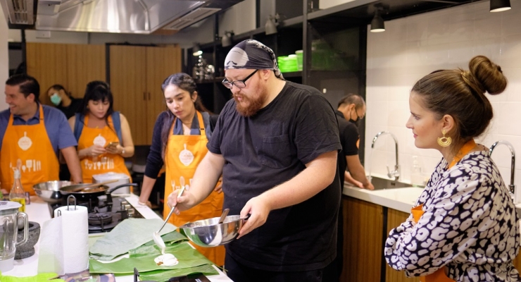 La Embajada de Colombia en Indonesia promueve los productos nacionales a través de la cultura gastronómica enseñada por los chefs Marcela Arango y Camilo Ramírez